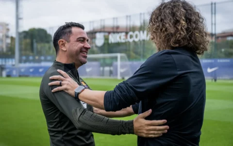 📸 Встреча старых друзей. На тренировку «Барселоны» заглянул Пуйоль - FC-BARCELONA.RU