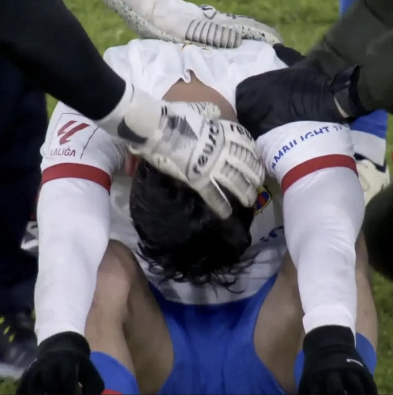 Педри не сдержал слез после очередной травмы. Это бесконечная боль - FC-BARCELONA.RU - FC-BARCELONA.RU